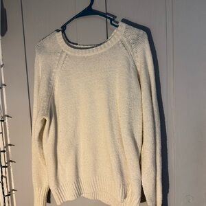 Old Navy White Women's Crew Neck Sweater
